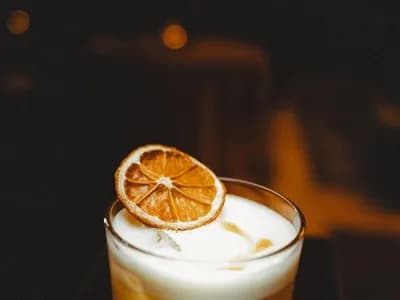 Cocktail Disco Sour in der Atlas Bar Koblenz